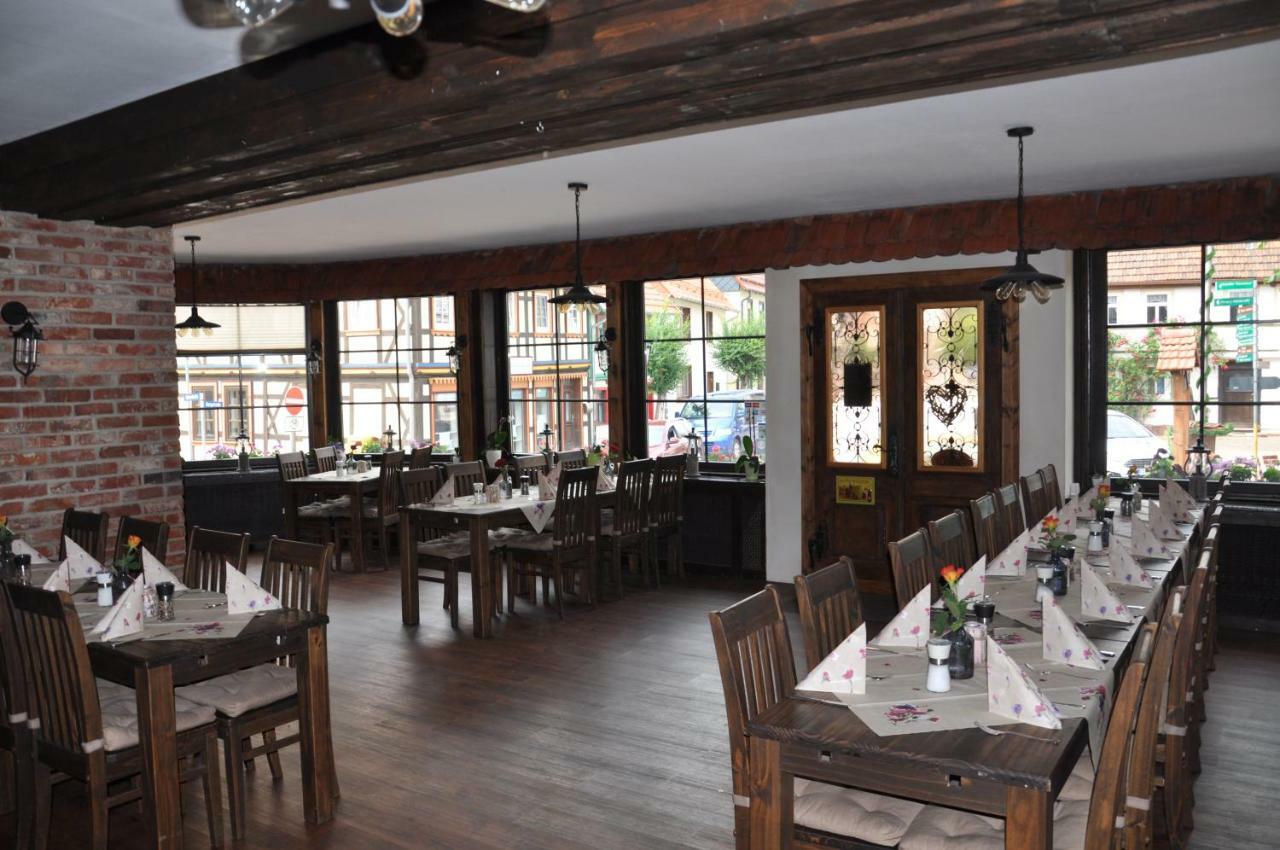 Hotel Ratskeller Neustadt エクステリア 写真