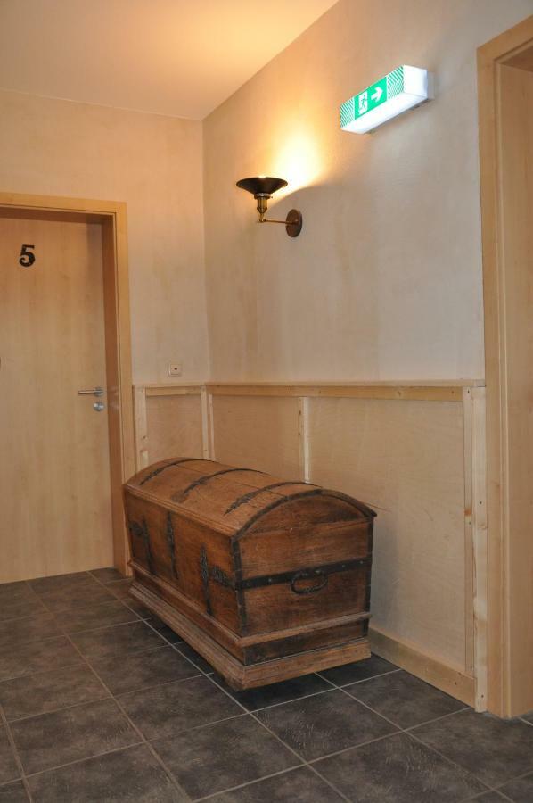 Hotel Ratskeller Neustadt エクステリア 写真